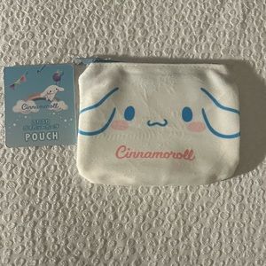 Cinnamon roll coin purse